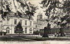 CPA Bourges Town hall and the cathedral through the trees