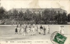 CPA Tours Barracks Baraguey d' Hilliers the large Militaria court