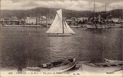 CPA Cannes the port Seen from of the headlight Boats
