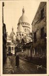 CPA Paris Montmartre Basilique vue de la rue du Chevalier de la Barre