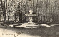 CPA Anet Brunnen im Garten des Schlosses