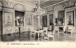 CPA Palate of Compiegne Living room of the flowers