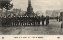 CPA Revue of July 14th 1917 Places Bastille Paris Militaria
