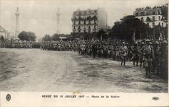 CPA Revue of July 14th 1917 Places Nation Paris Militaria
