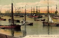 CPA Bordeaux Overall picture of the roads boats