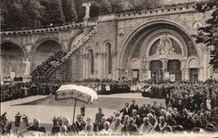 CPA Lourdes Blessing of the patients in front of the rosary