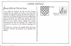 Junges Madchen der nachdenklichen WIEDERGABE der Insel der Mitte (Folklorekostum