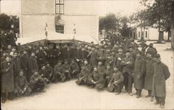 Real photo CPA Militaria Chateauroux Regiment