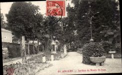 CPA Angers Gardens of the museum St Jean