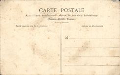 CPA Militaria Saumur With pretty the laitiere Folklore Caps Costume