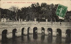 Garten Nimes-CPA des Brunnens verliessen den Kanal