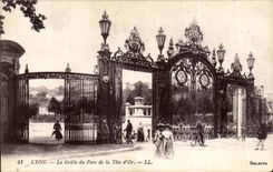 CPA Lyon the grid of the park of the gold head