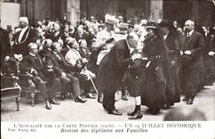 CPA July 14th Given of the graduates to the families Paris Militaria