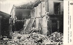 CPA zeppelins on Paris odious Crimes of the pirates boches Interior of a Militaria house