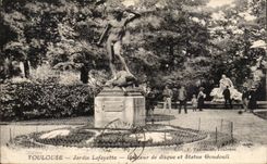 CPA Toulouse Jardin Lafayette Lanceur de disque et statue Goudouli