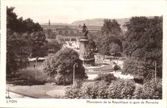 Lyon CPA Monument of the Republic and station of Perrache