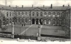 CPA Orleans Hotel God the main entrance