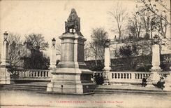 CPA Clermont Ferrand Statue of Blaise Pascal