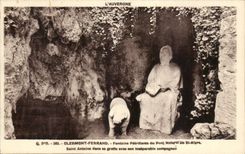 CPA Clermont Ferrand petrifying Fountain of the natural bridge St Alyre