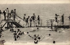 Dieppe - the Pier - the Hour of Bath CPA