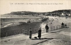 CPA Le Havre the beach and Nice Native of Le Havre seen of the northern dam