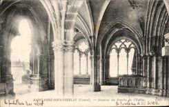 CPA Saint Father under Vezelay Below of the porch of the church
