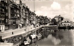 CPA Honfleur Le port La lieutenance et le quai Sainte Catherine