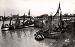 CPA Honfleur l'avant port