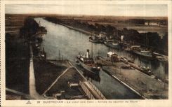 CPA Ouistreham the canal towards Caen Arrival of the mail of Le Havre