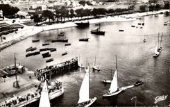 CPA Ouistreham Riva Bleated Seen on before port