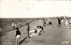 CPA Ouistreham Riva Bleated the beach