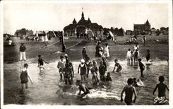 CPSM Riva Bleated Ouistreham the beach in front of the casino