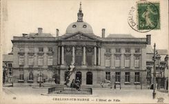 CPA Trawl-nets on the Marne the town hall