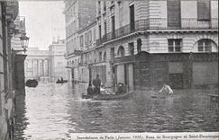 CPA Paris Raw Floods January 1910 of the Seine Streets of Burgundy and Saint Dominique