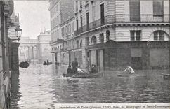 CPA Paris Raw Floods January 1910 of the Seine Streets of Burgundy and Saint Dominique