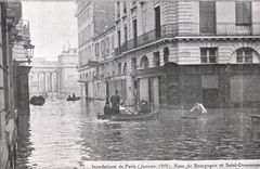 CPA Paris Floods January 1910 Street of Burgundy and Saint Dominique
