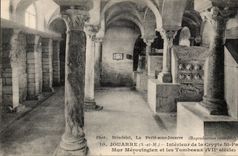 CPA Interior Jouarre of the crypt St Paul Wall merovingien and the tombs