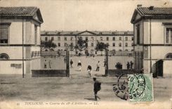 CPA Toulouse Caserne du 18eme d'artillerie Militaria
