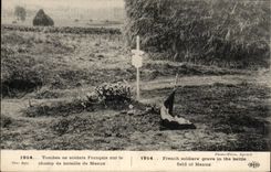 CPA Tombs of French soldiers on the battle field of Meaux