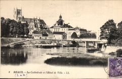 Meaux CPA the cathedral and the town hall