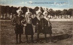 CPA Sands of olonne Group of Sablaises Folklore Costume