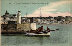CPA Sables d'Olonne the headlight and the beach