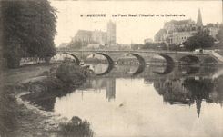 Auxerre CPA die neue Brucke das Krankenhaus und die Kathedrale