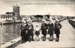 CPA Sande von olonne Sablaises auf dem Pierweg Folklore-Kostum