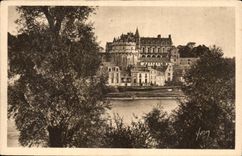 CPA Chateau d'Amboise Vue generale prise des bords de la Loire