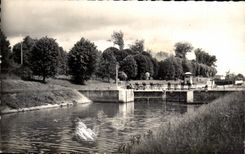 CPSM Eragny large locks