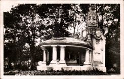 CPA Nancy Monument aux morts