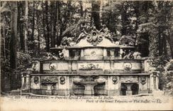 CPA Versailles Park of large Trianon the dresser