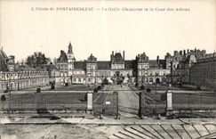 CPA Palate of Fontainebleau the grid of honor and court of the good-byes