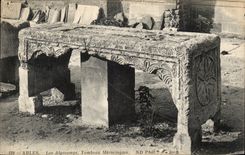 CPA Arles Alyscamps Tomb merovingien